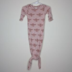 Kate Quinn Bee Print Onepiece Tie Sleeper 0-3m